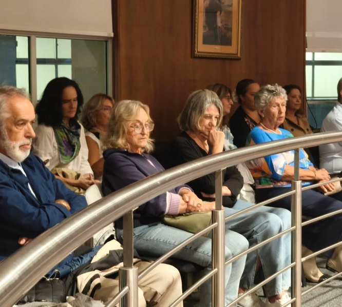 Archivo:Gente-homenaje (6).jpg