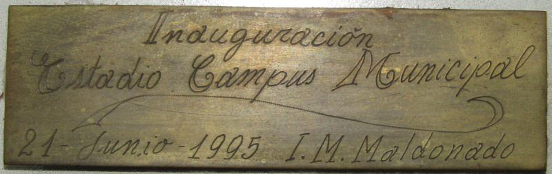 Archivo:Placa-inauguracion-estadio.JPG