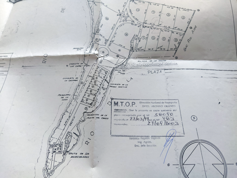 Archivo:Punta ballena 1944 cuevas volcanicas.png